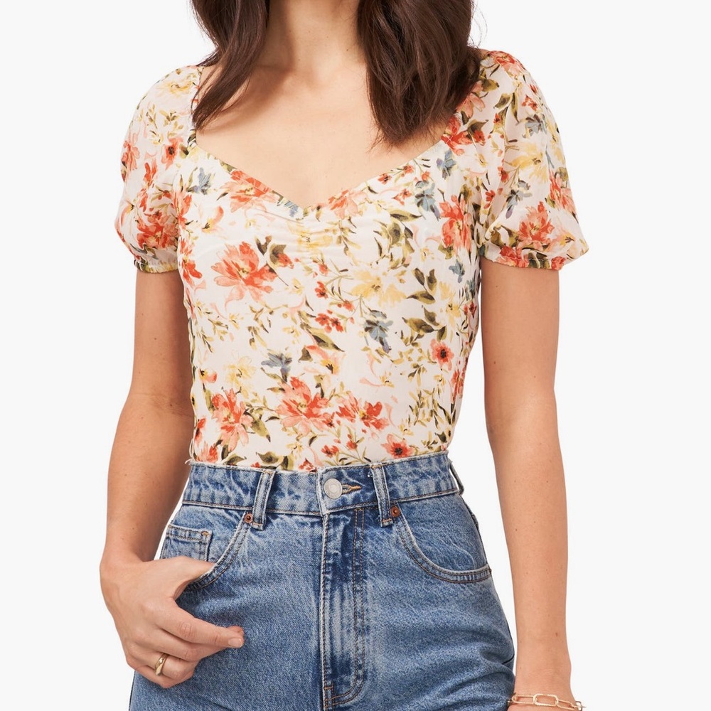 1. State Sweetheart Neck Floral Crop Top